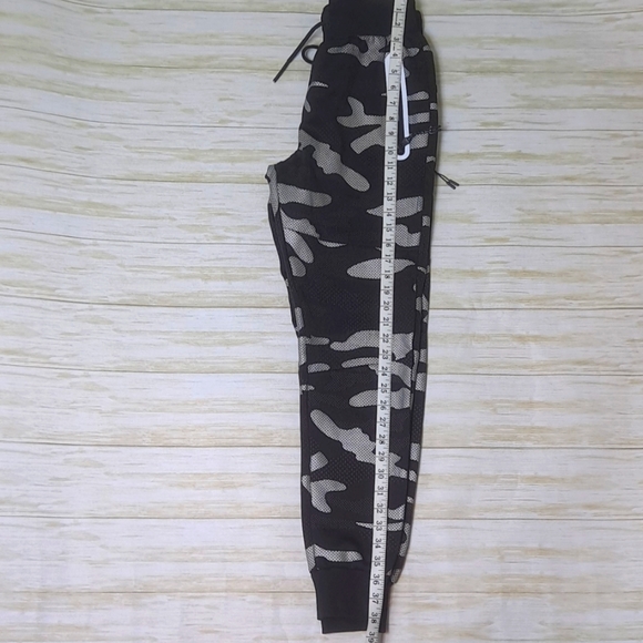 XS Jogger Camo Pants - Picture 4 of 7